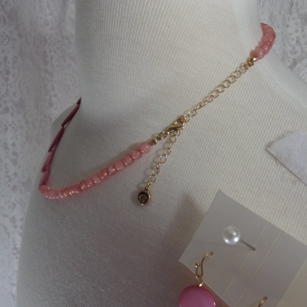 Pink Shell Necklace & Earring Set - Picture 3 of 3